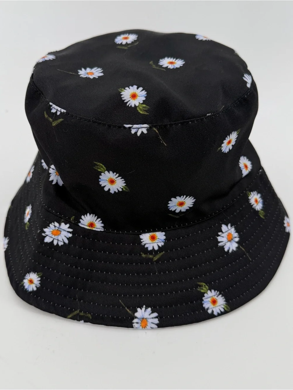 Alice + Olivia Reversible Bucket Hat Daisy Floral Sun Hat Black White NWOT OS - Picture 2 of 6